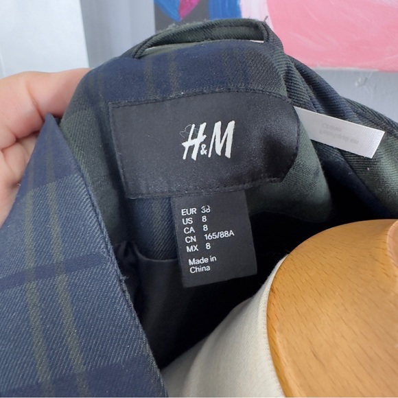 H&M | plaid blazer size 8 - Picture 3 of 6